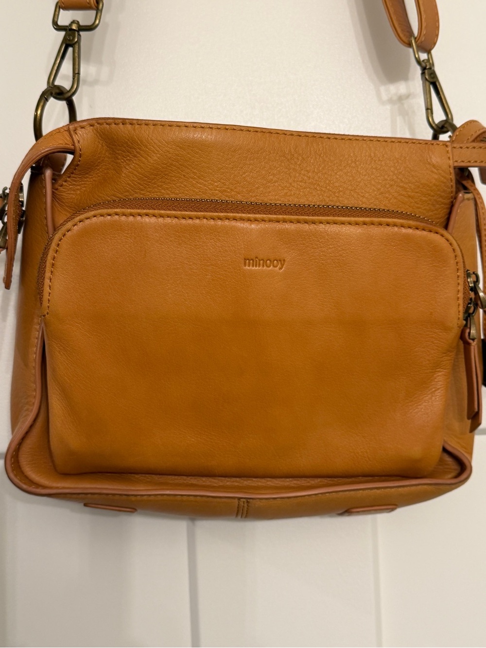 Minooy 3.2L Hebe Brown Leather Travel Crossbody Bag w/ Built-In RFID Wallet